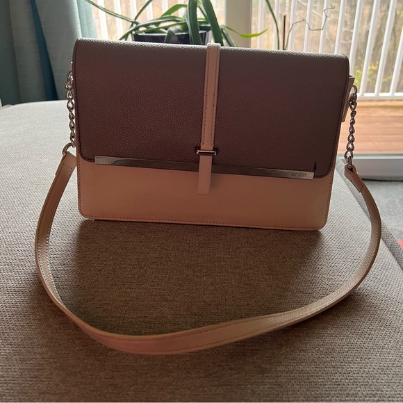 Handbag - Picture 2 of 8